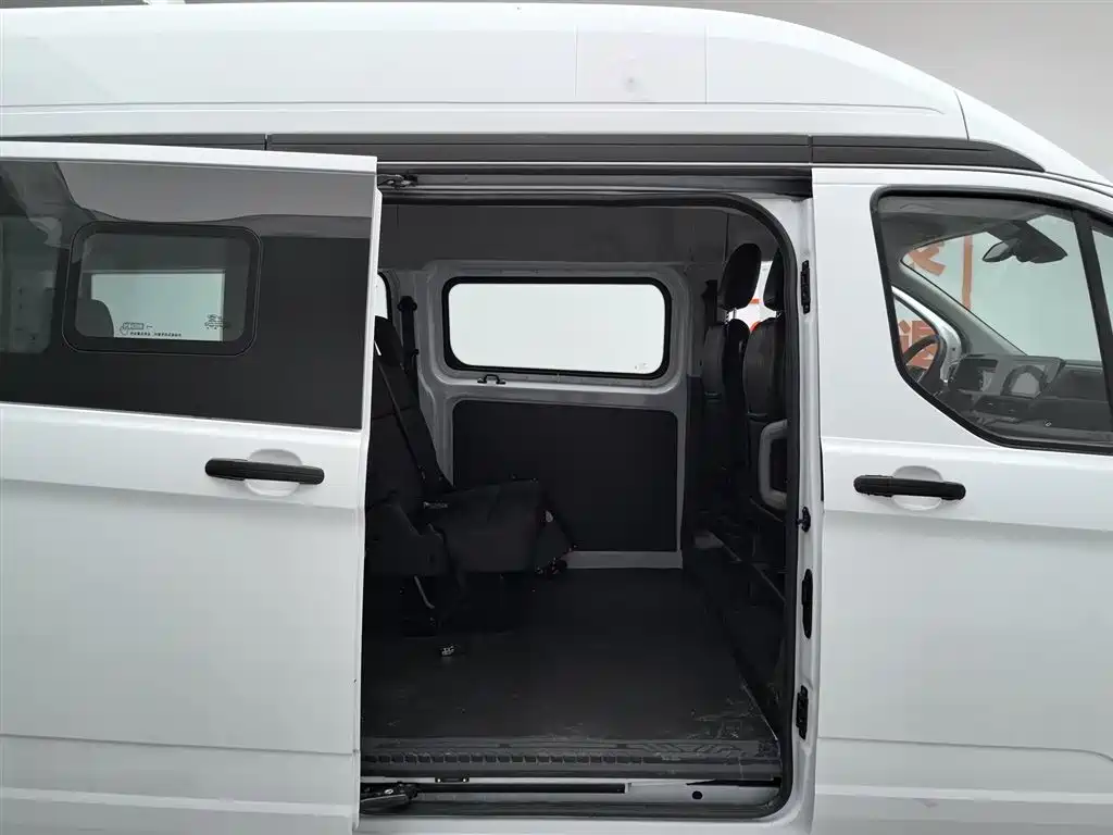 Ford Transit 2023 2.0T Diesel Manual Multi-Purpose Commercial Vehicle Medium Wheelbase Medium Roof 5/6 Seats 2024 - thumbnail 15