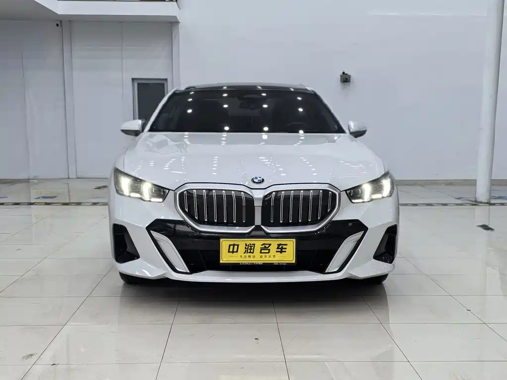 BMW BMW 5 Series 2025 530Li Leading Model M Sport Package 2025 - thumbnail 2