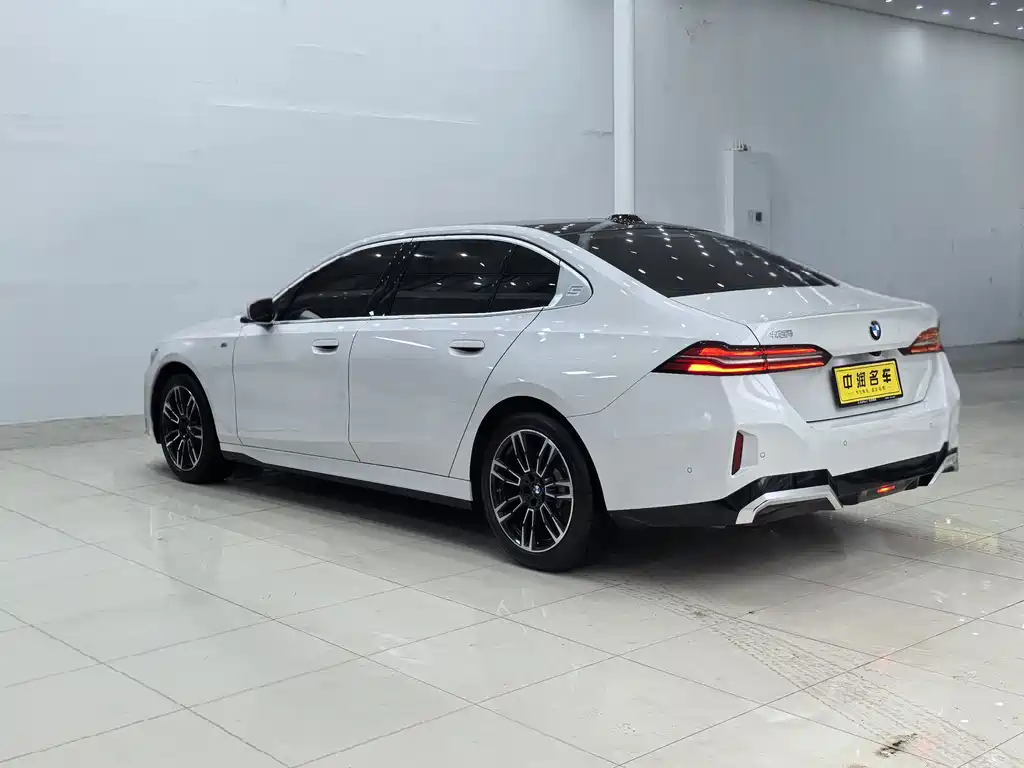 BMW BMW 5 Series 2025 530Li Leading Model M Sport Package 2025 - thumbnail 6