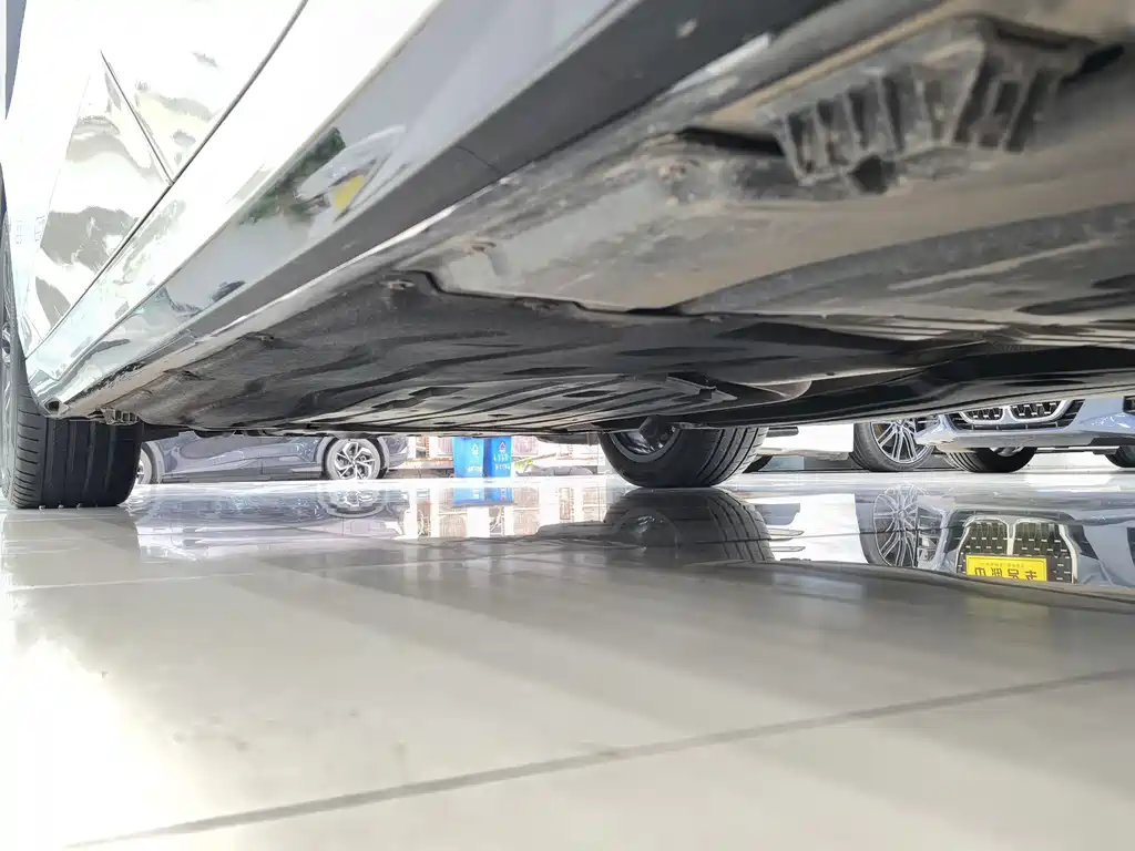 BMW BMW 5 Series 2025 530Li Leading Model M Sport Package 2025 - thumbnail 10