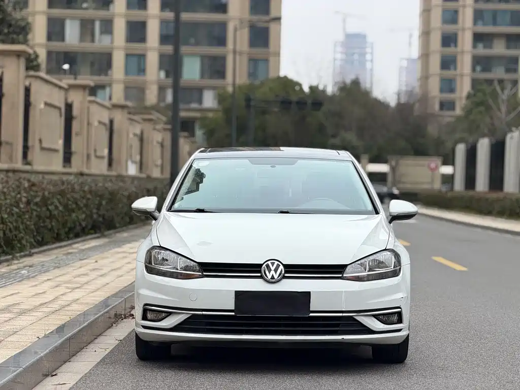 Volkswagen Volkswagen Golf 2018 230TSI Automatic Comfort Model 2018 - thumbnail 2