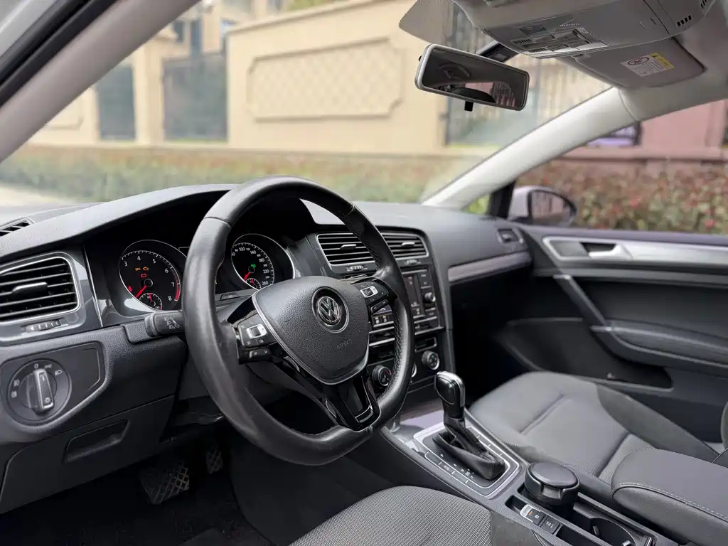 Volkswagen Volkswagen Golf 2018 230TSI Automatic Comfort Model 2018 - thumbnail 10