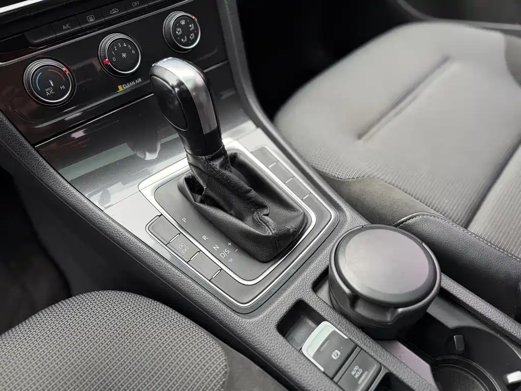 Volkswagen Volkswagen Golf 2018 230TSI Automatic Comfort Model 2018 - thumbnail 12