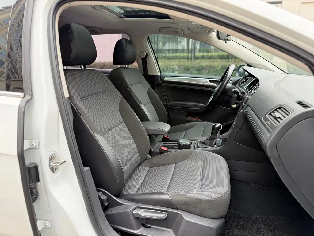 Volkswagen Volkswagen Golf 2018 230TSI Automatic Comfort Model 2018 - thumbnail 13