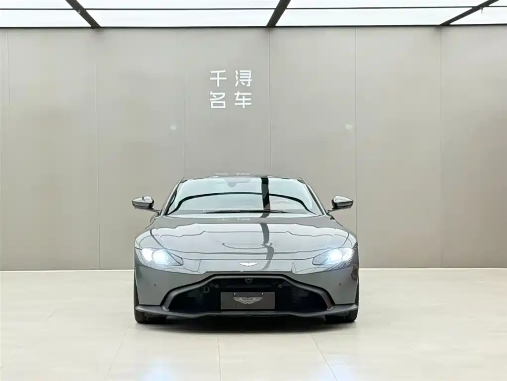 Aston Martin Aston Martin V8 Vantage 2018 4.0L V8 Coupe 2019 - thumbnail 2