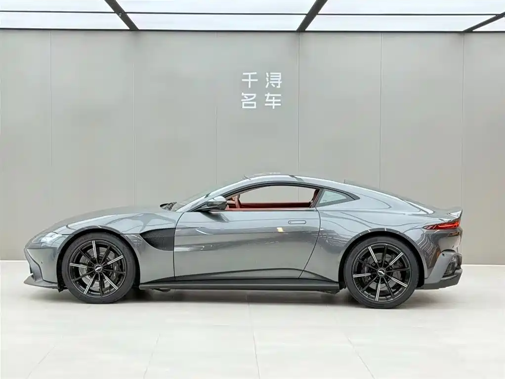 Aston Martin Aston Martin V8 Vantage 2018 4.0L V8 Coupe 2019 - thumbnail 3