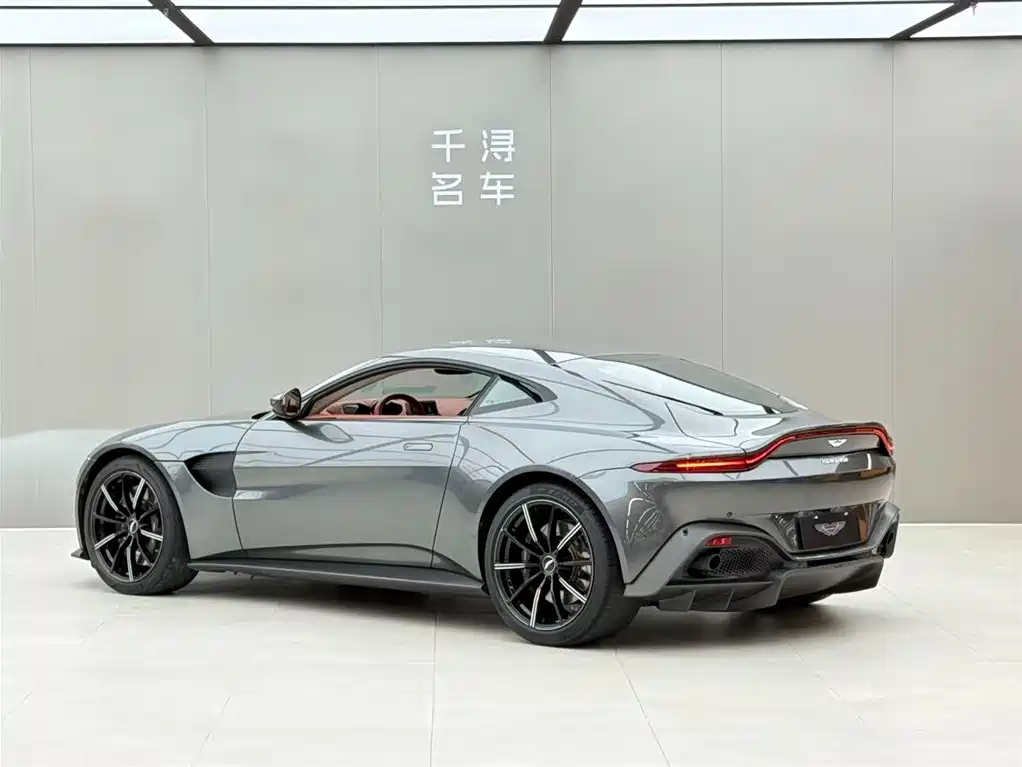Aston Martin Aston Martin V8 Vantage 2018 4.0L V8 Coupe 2019 - thumbnail 13