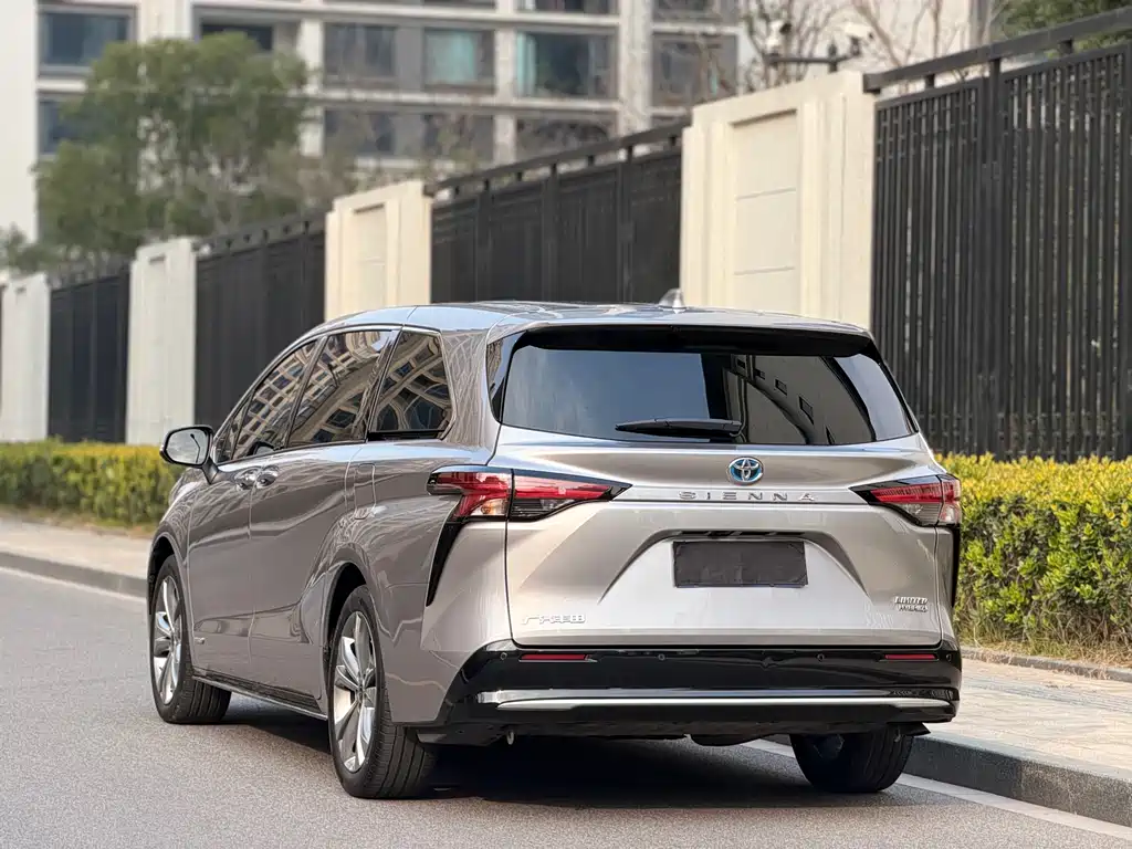 Toyota Toyota Sienna 2023 2.5L Hybrid Limited Edition 2023 - thumbnail 3