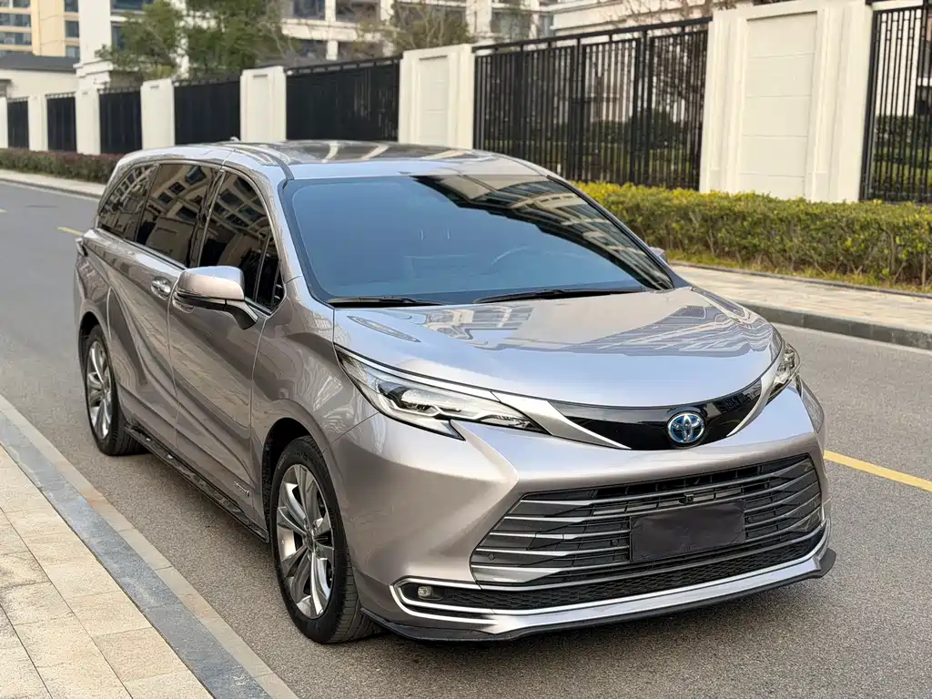 Toyota Toyota Sienna 2023 2.5L Hybrid Limited Edition 2023 - thumbnail 5