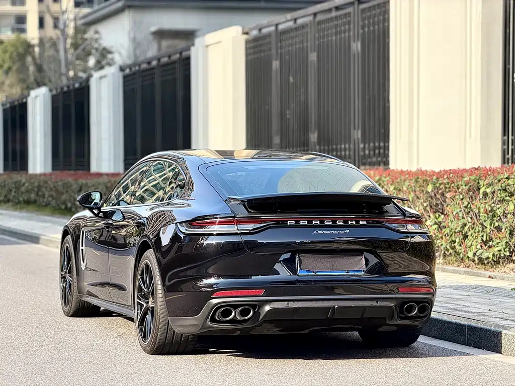 Porsche Panamera 2022 Panamera 4 Executive Long Wheelbase Platinum Edition 2.9T 2022 - thumbnail 3