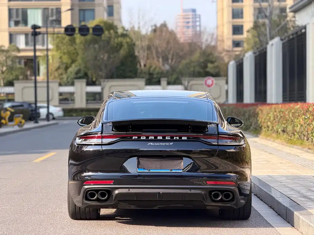 Porsche Panamera 2022 Panamera 4 Executive Long Wheelbase Platinum Edition 2.9T 2022 - thumbnail 6