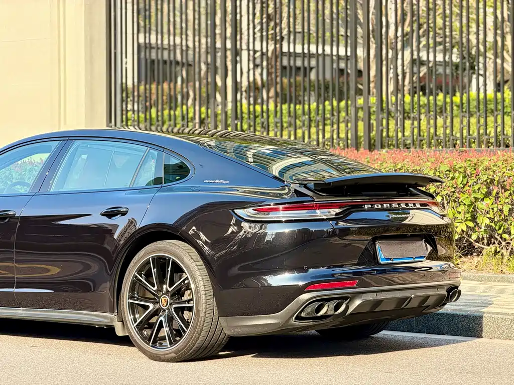 Porsche Panamera 2022 Panamera 4 Executive Long Wheelbase Platinum Edition 2.9T 2022 - thumbnail 23