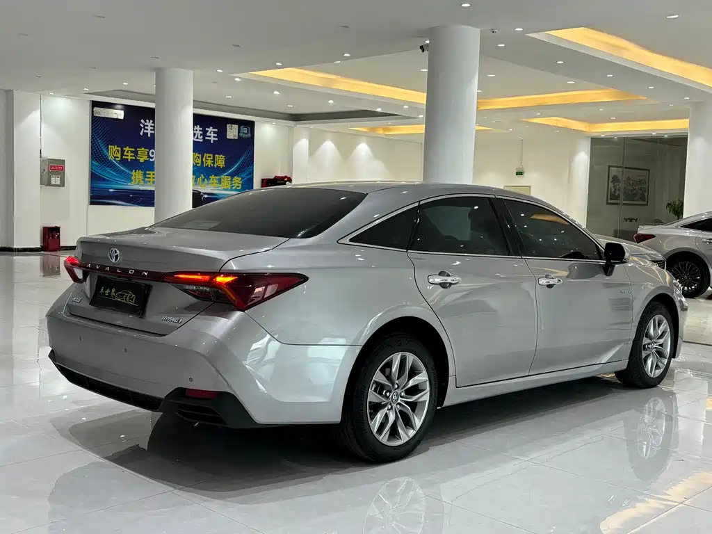 Toyota Avalon 2019 Model Hybrid 2.5L Luxury Version China V 2020 - thumbnail 4