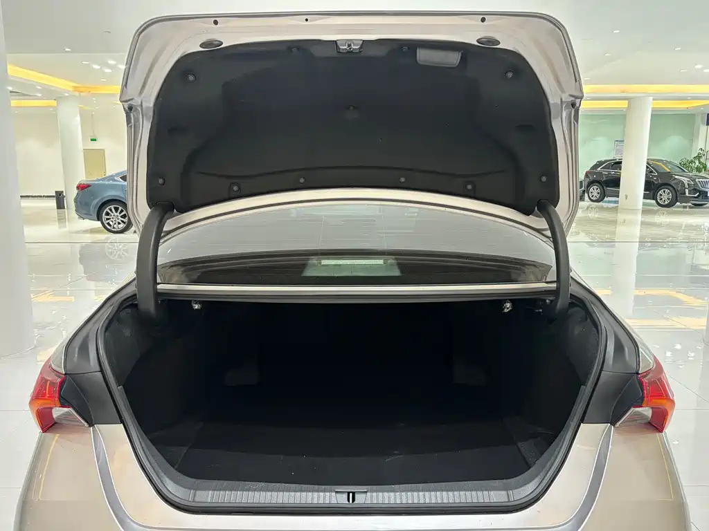 Toyota Avalon 2019 Model Hybrid 2.5L Luxury Version China V 2020 - thumbnail 17