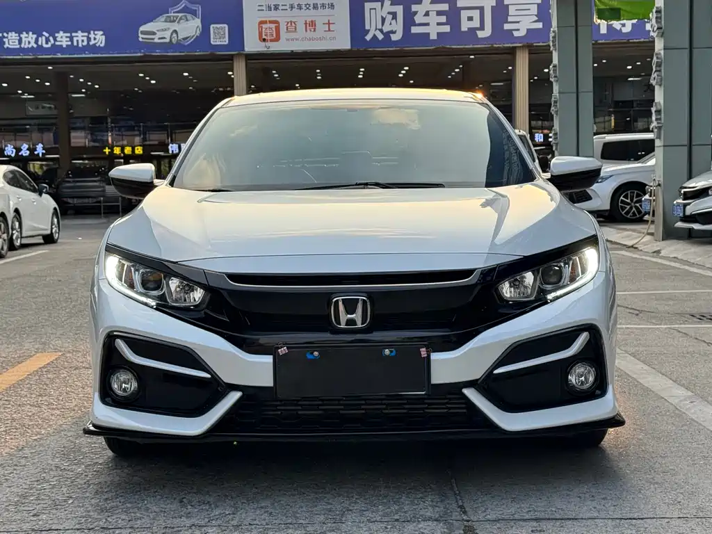 Honda Honda Civic 2021 Hatchback 220TURBO CVT Sport Edition 2022 - thumbnail 2
