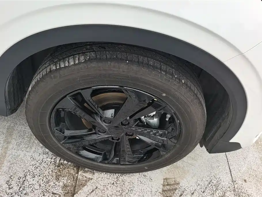 Geely Auto Binyue L 1.5TD DCT Starlight 2025 2025 - thumbnail 6