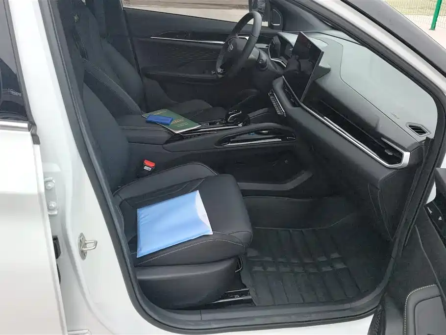 Geely Auto Binyue L 1.5TD DCT Starlight 2025 2025 - thumbnail 8