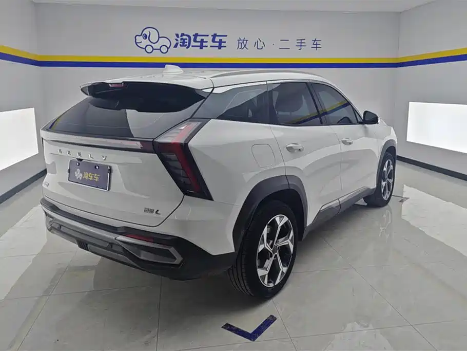 Geely Auto Emgrand L 2023 1.5TD DCT Prestige 2023 - thumbnail 3