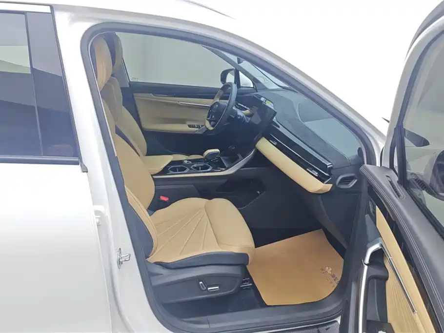 Geely Auto Emgrand L 2023 1.5TD DCT Prestige 2023 - thumbnail 8