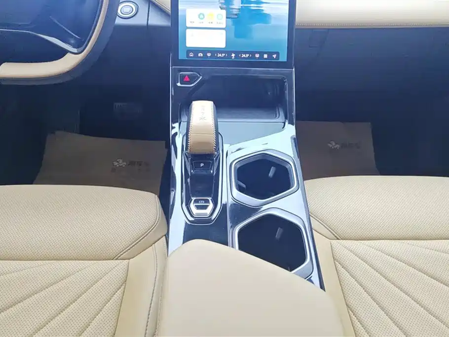 Geely Auto Emgrand L 2023 1.5TD DCT Prestige 2023 - thumbnail 16