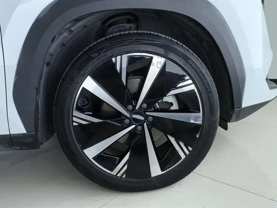 Geely Auto Boyue L 2023 1.5TD DCT Premium 2023 - thumbnail 5