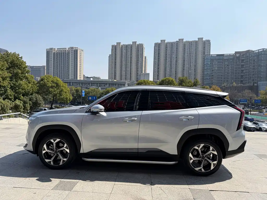 Geely Auto Emgrand L 2023 1.5TD DCT Premium 2024 - thumbnail 3