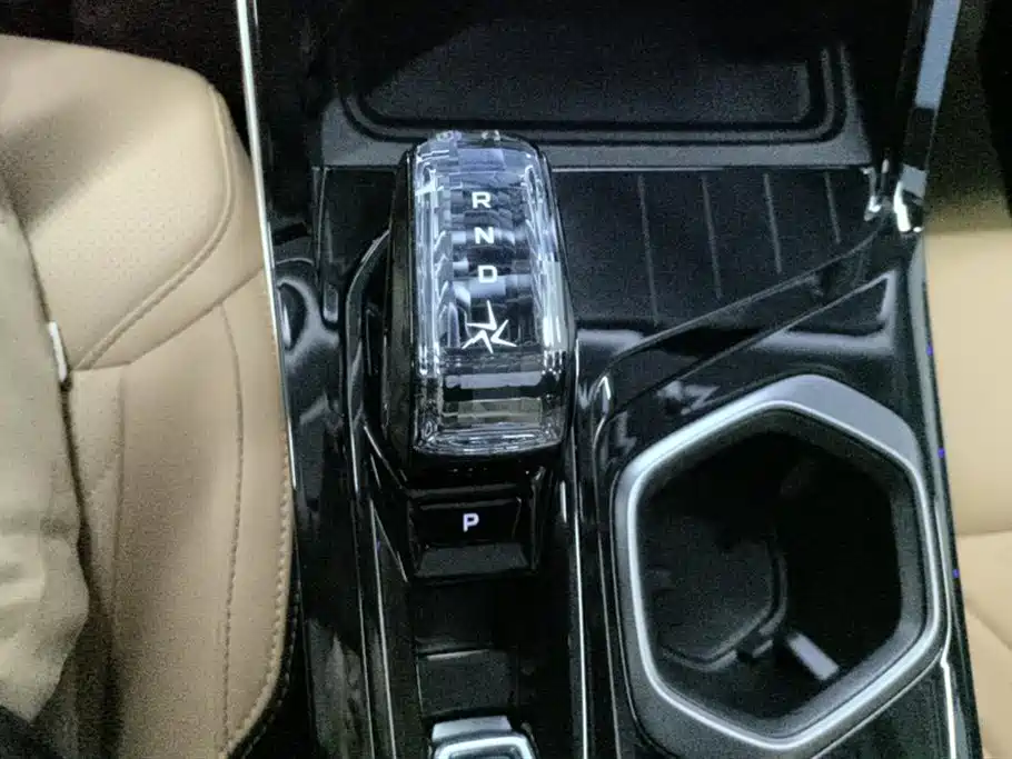Geely Auto Boyue L 2023 1.5TD DCT Premium 2023 - thumbnail 15