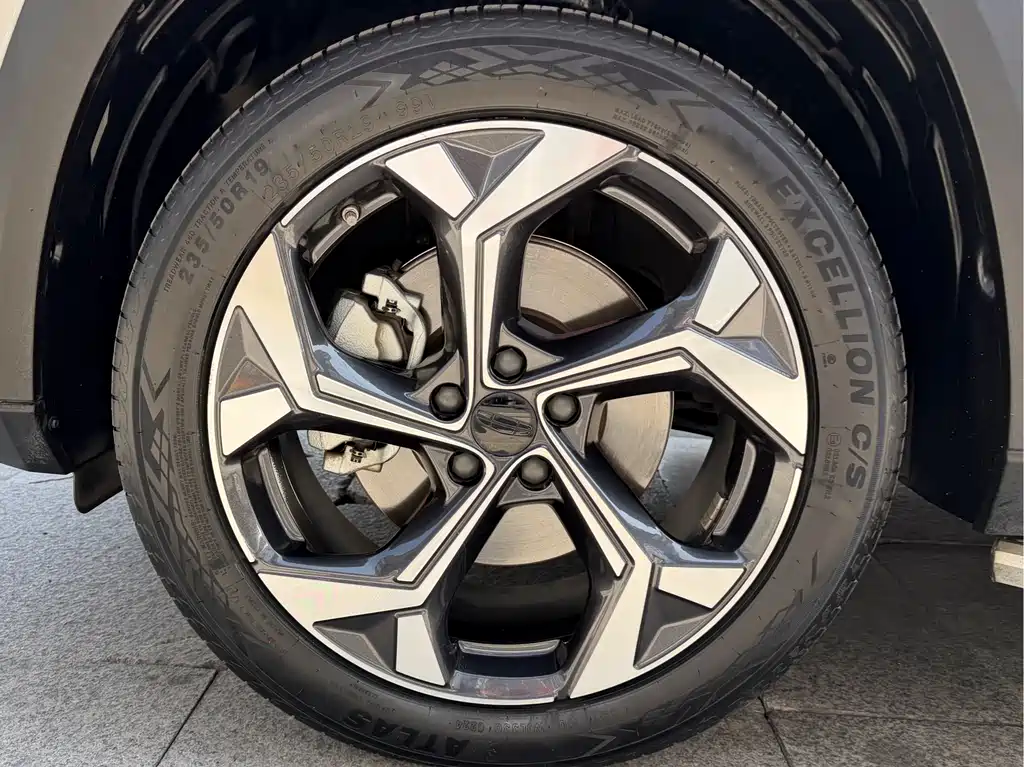 Geely Auto Emgrand L 2023 1.5TD DCT Premium 2024 - thumbnail 13