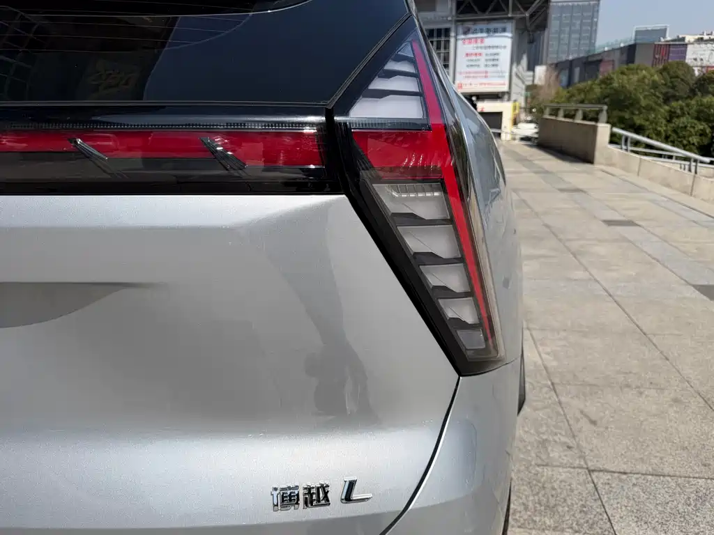 Geely Auto Emgrand L 2023 1.5TD DCT Premium 2024 - thumbnail 14