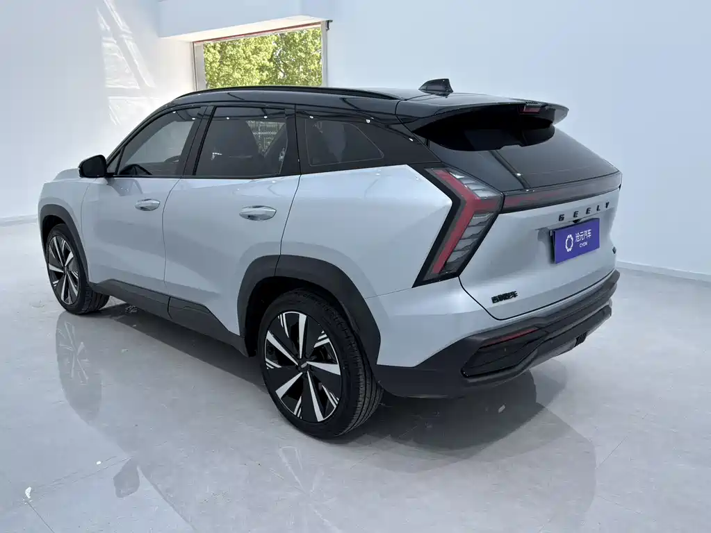 Geely Auto Emgrand L 2023 1.5TD DCT Premium 2023 - thumbnail 4