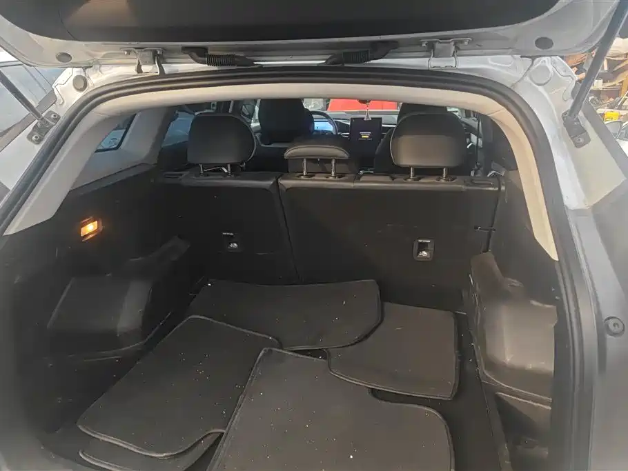 Geely Auto Boyue L 2023 1.5TD DCT Glory Edition 2024 - thumbnail 4