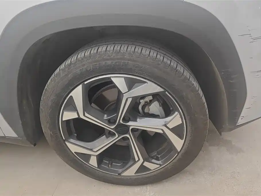 Geely Auto Boyue L 2023 1.5TD DCT Glory Edition 2024 - thumbnail 6