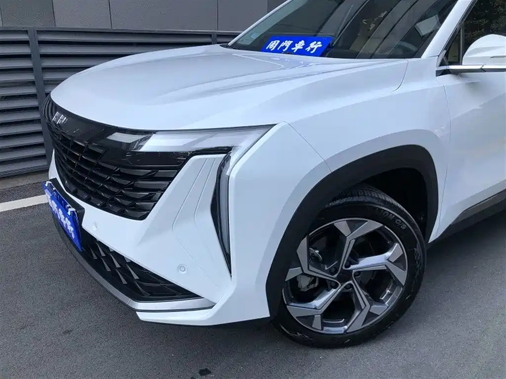 Geely Auto Emgrand L 2024 1.5TD DCT Premium Edition 2024 - thumbnail 3