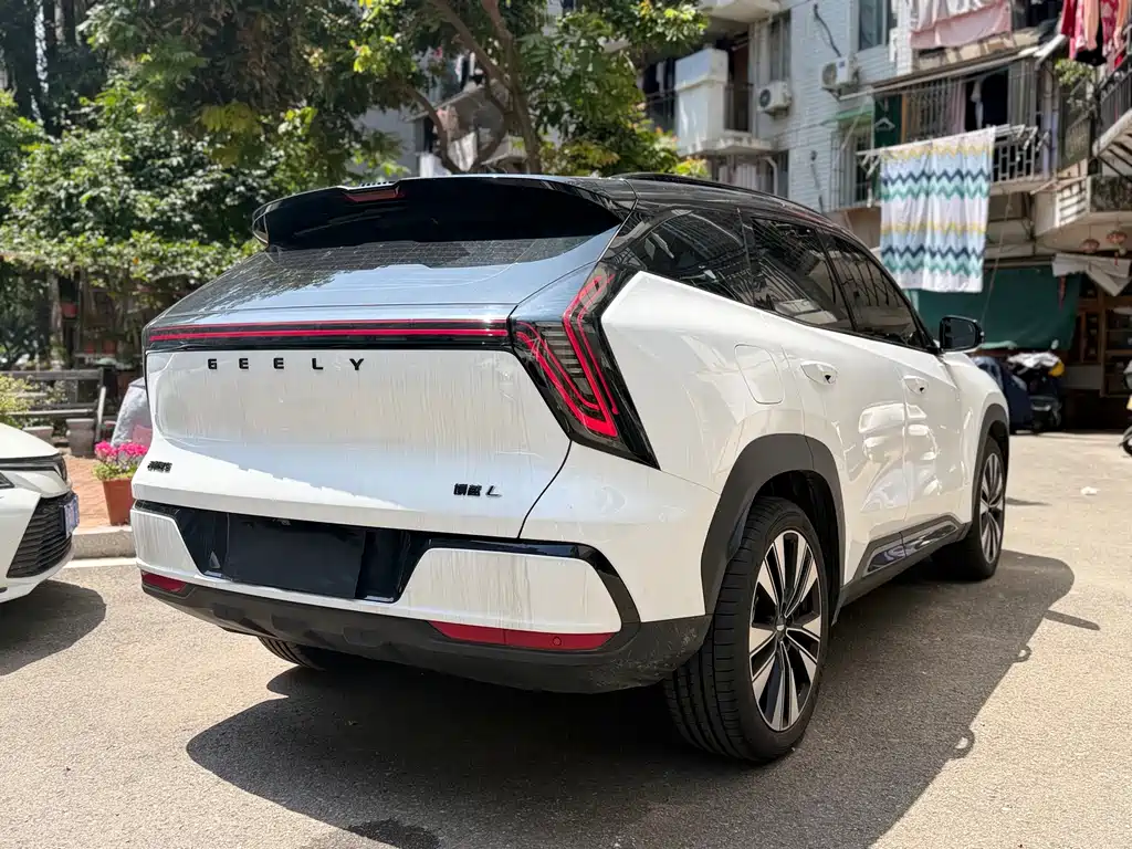 Geely Auto Emgrand L 2025 4th Gen 1.5TD DCT Premium 2026 - thumbnail 4