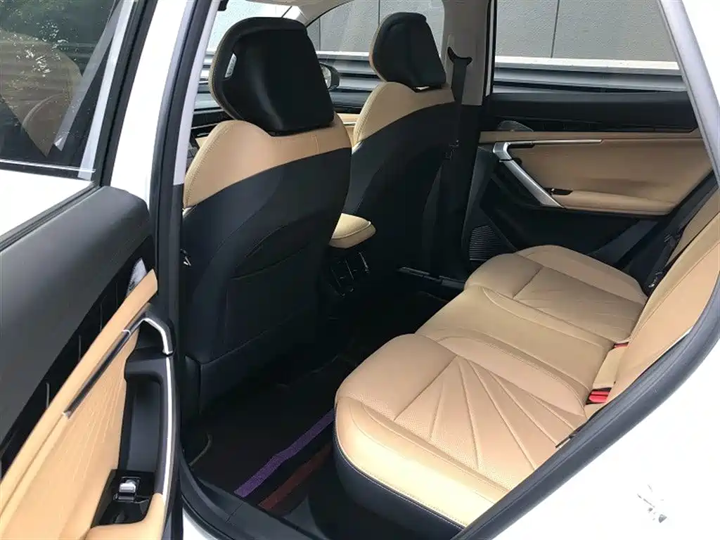 Geely Auto Emgrand L 2024 1.5TD DCT Premium Edition 2024 - thumbnail 9