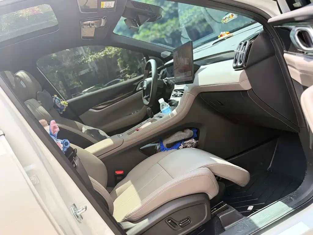 Geely Auto Emgrand L 2025 4th Gen 1.5TD DCT Premium 2026 - thumbnail 9