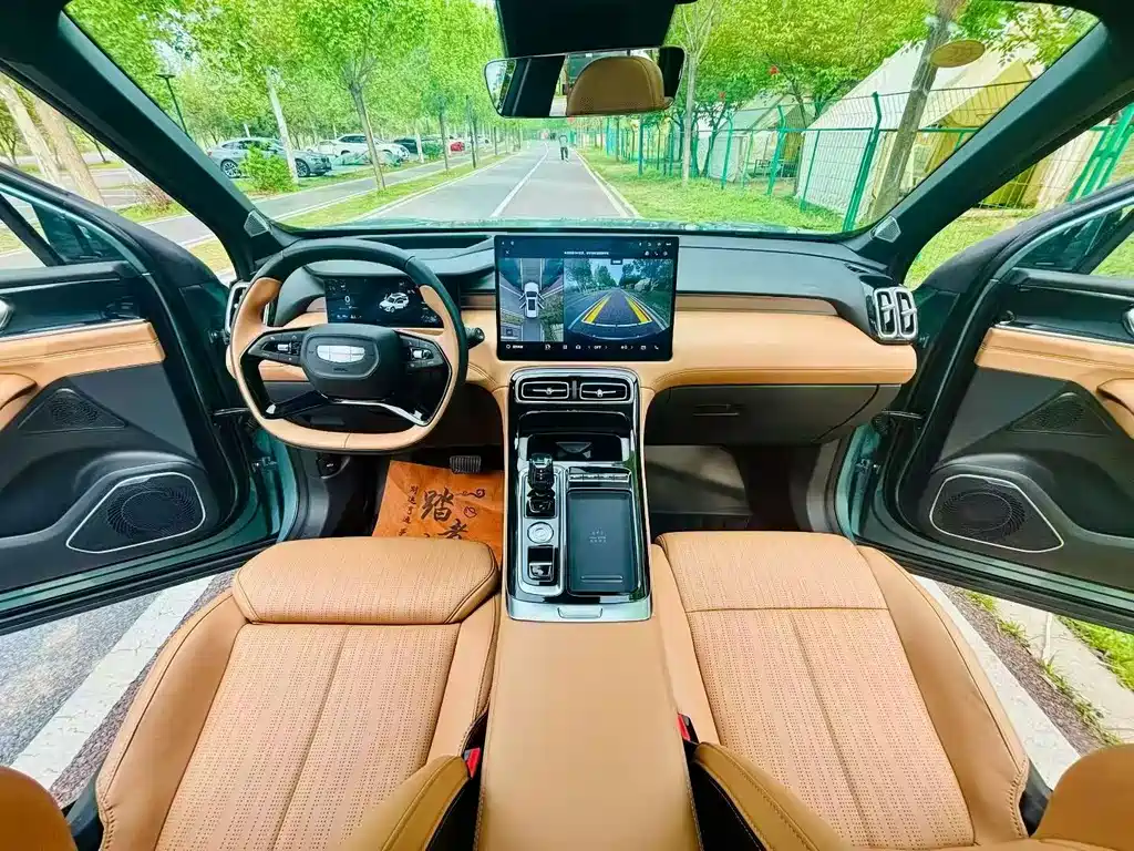 Geely Auto Emgrand L 2025 4th Gen 1.5TD DCT Premium 2025 - thumbnail 6