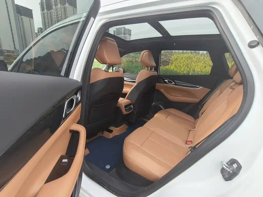 Geely Auto Emgrand L 2025 4th Gen 1.5TD DCT Shanhe 2025 - thumbnail 5