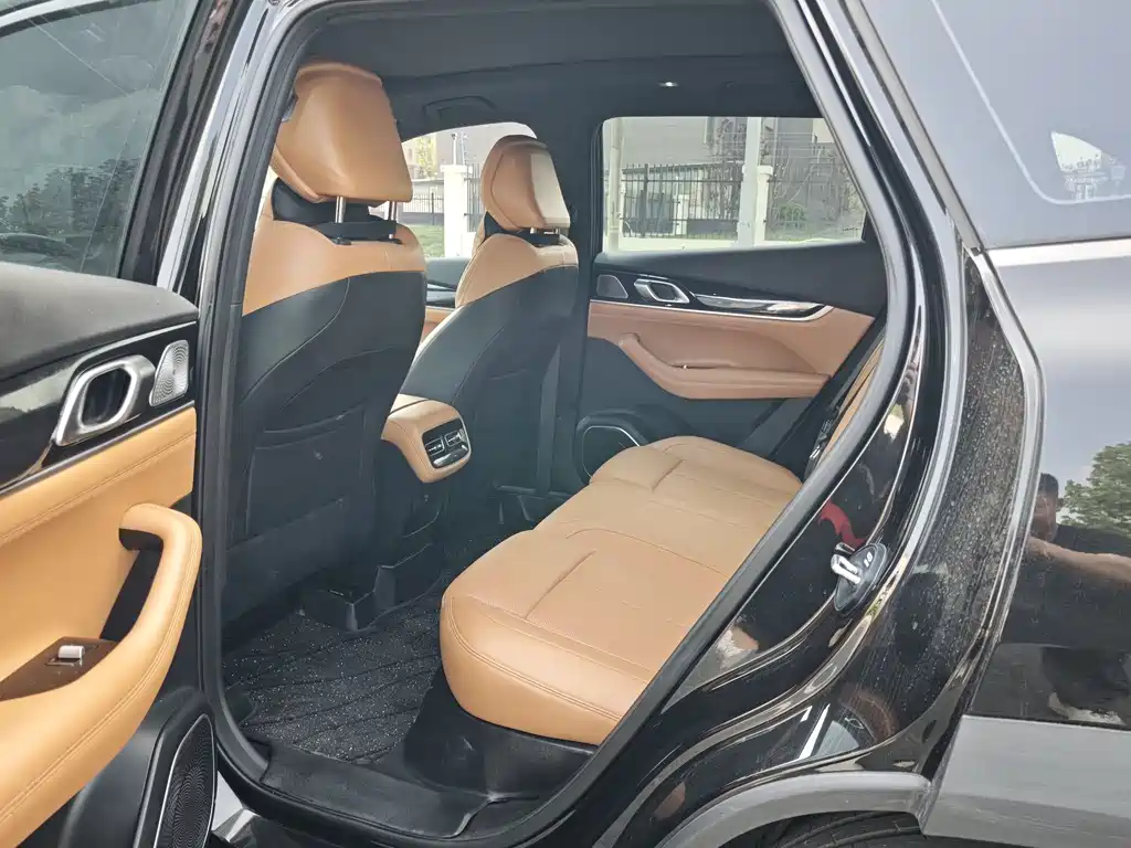 Geely Auto Emgrand L 2025 4th Gen 1.5TD DCT Sail 2025 - thumbnail 5