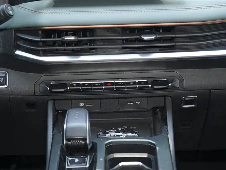 Geely Auto Haoyue L 2023 2.0T DCT Luxury 2024 - thumbnail 19