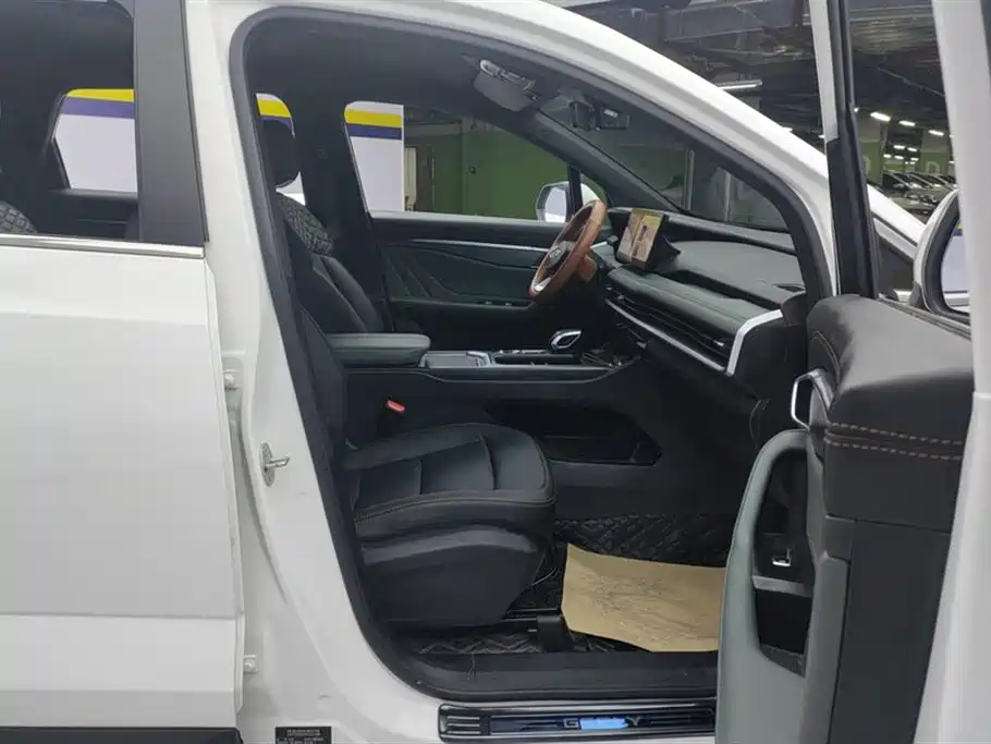 Geely Auto Haoyue L 2023 2.0T DCT Luxury 2023 - thumbnail 8