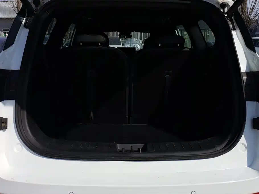 Geely Auto Haoyue L 2025 2.0T DCT Premium 2025 - thumbnail 4