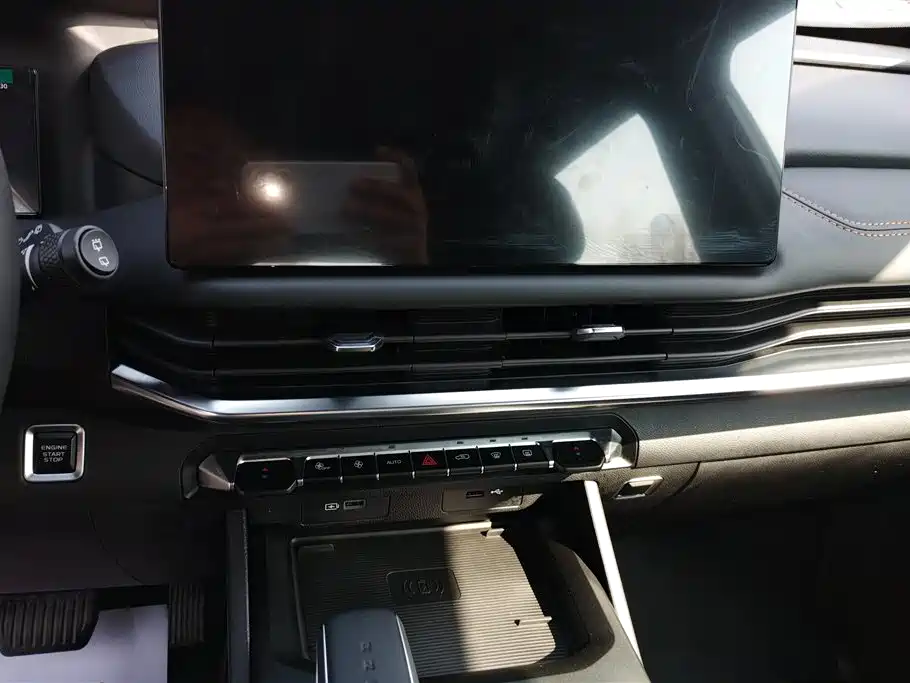 Geely Auto Haoyue L 2025 2.0T DCT Premium 2025 - thumbnail 13