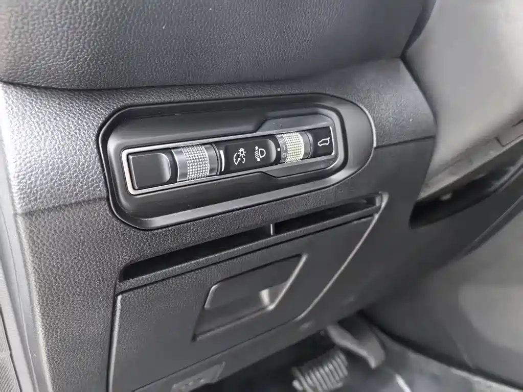 Geely Auto Haoyue L 2023 2.0T DCT Luxury 2023 - thumbnail 18