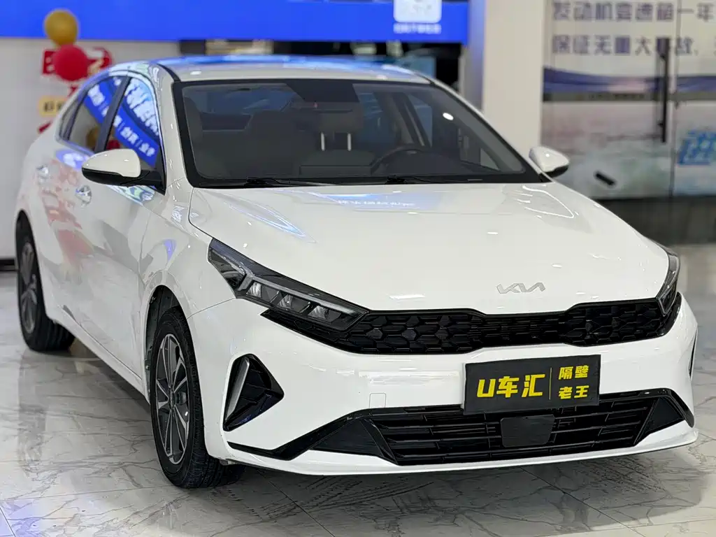Kia KIA K3 2023 1.5L CVT Luxury 2023 - thumbnail 3