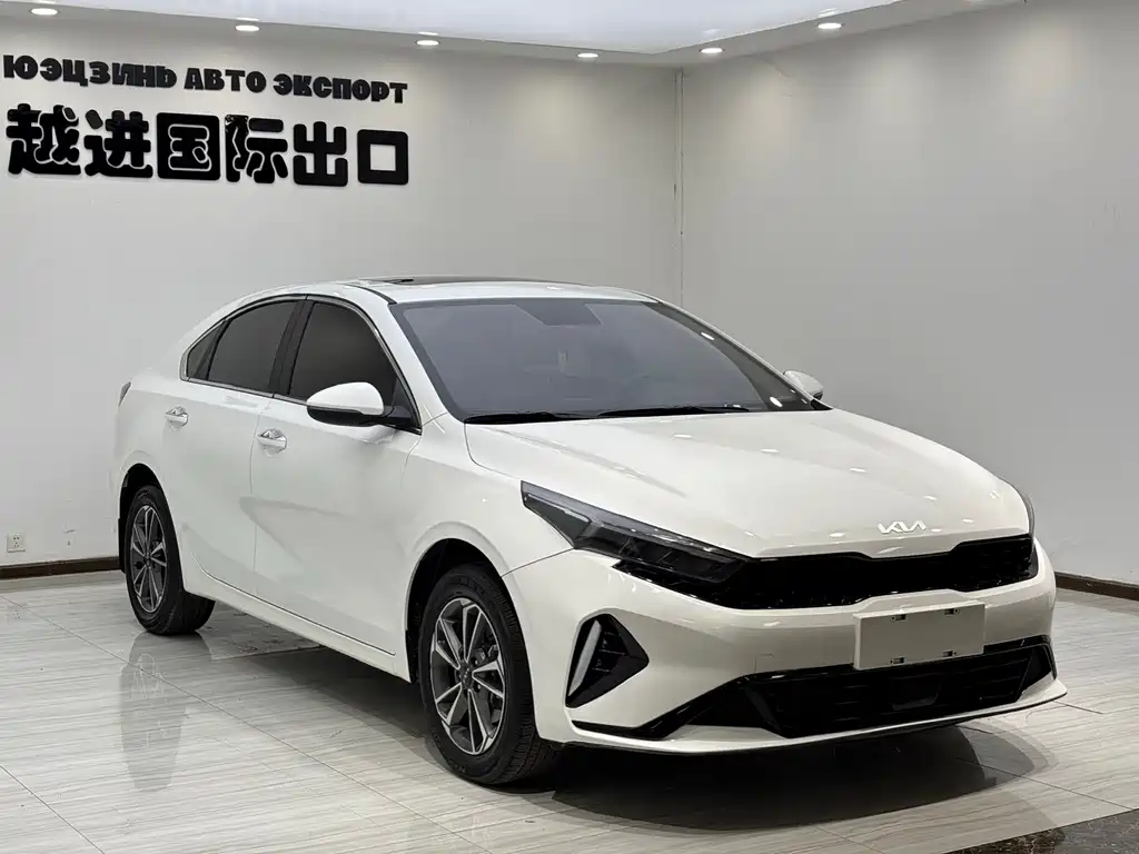 Kia KIA K3 2023 1.5L CVT Luxury 2022 - thumbnail 3