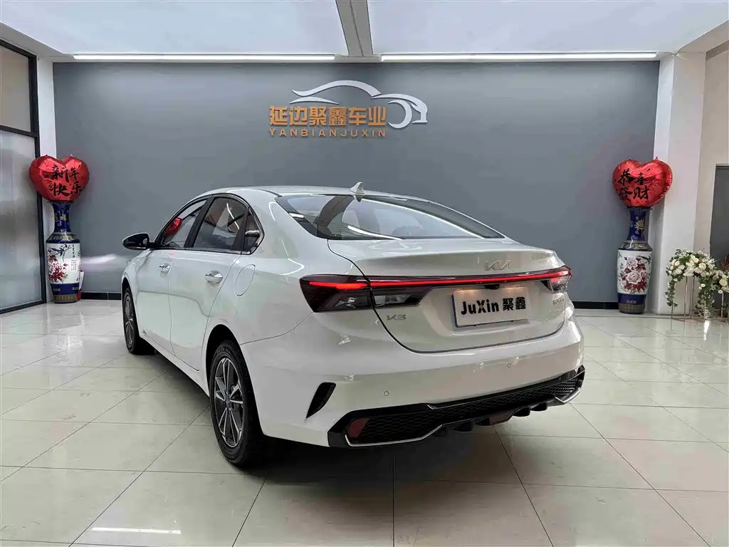Kia KIA K3 2023 1.5L CVT Luxury 2024 - thumbnail 4