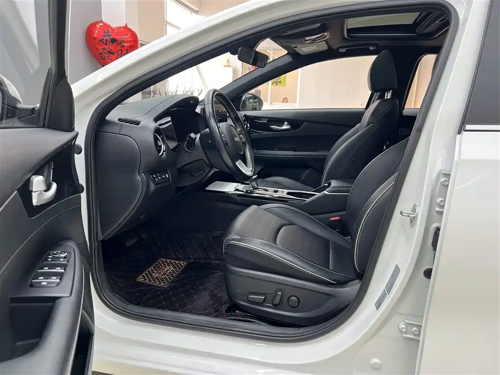 Kia KIA K3 2023 1.5L CVT Luxury 2024 - thumbnail 7