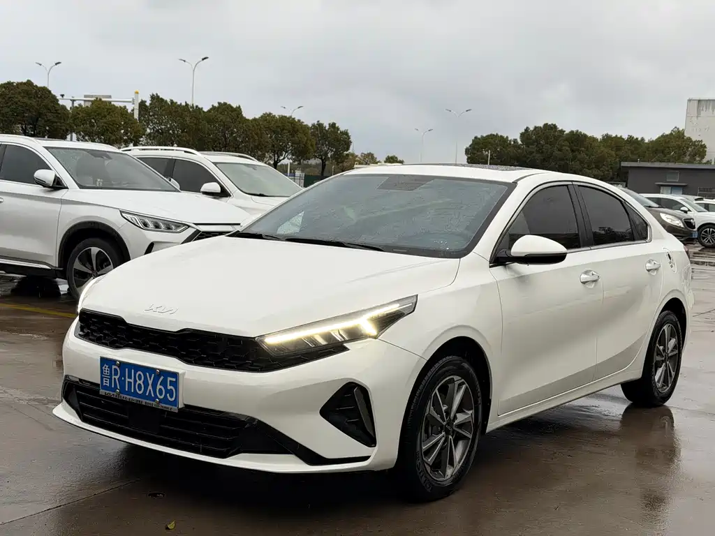 Kia KIA K3 2023 1.5L CVT Luxury 2023 - thumbnail 2