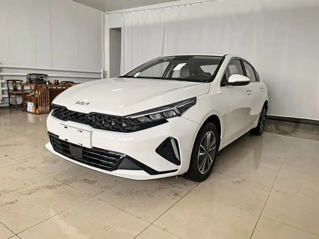 Kia KIA K3 2023 1.5L CVT Luxury Edition 2022 - thumbnail 2